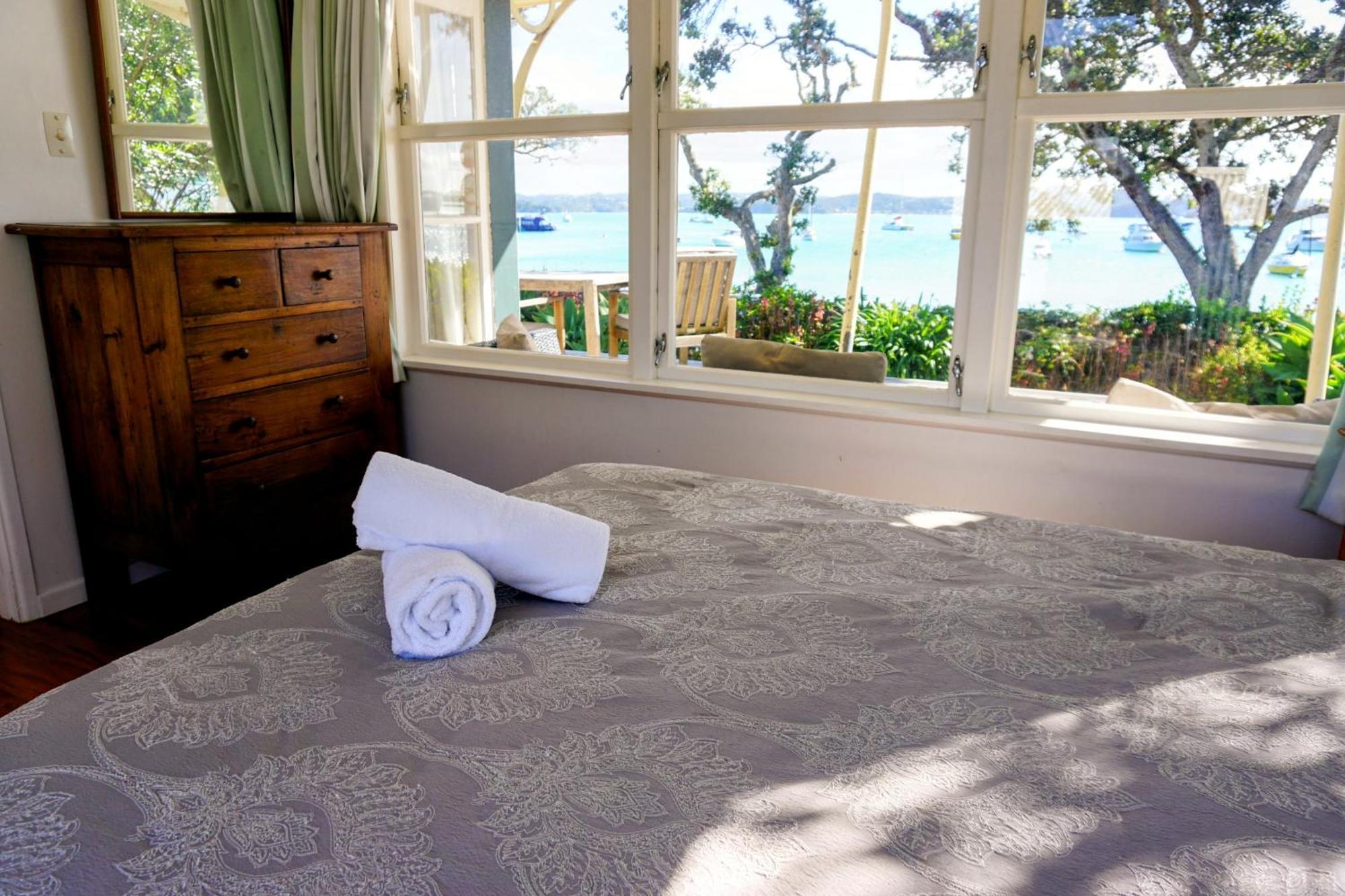 Last On The Strand, Russell - The Boathouse Екстер'єр фото