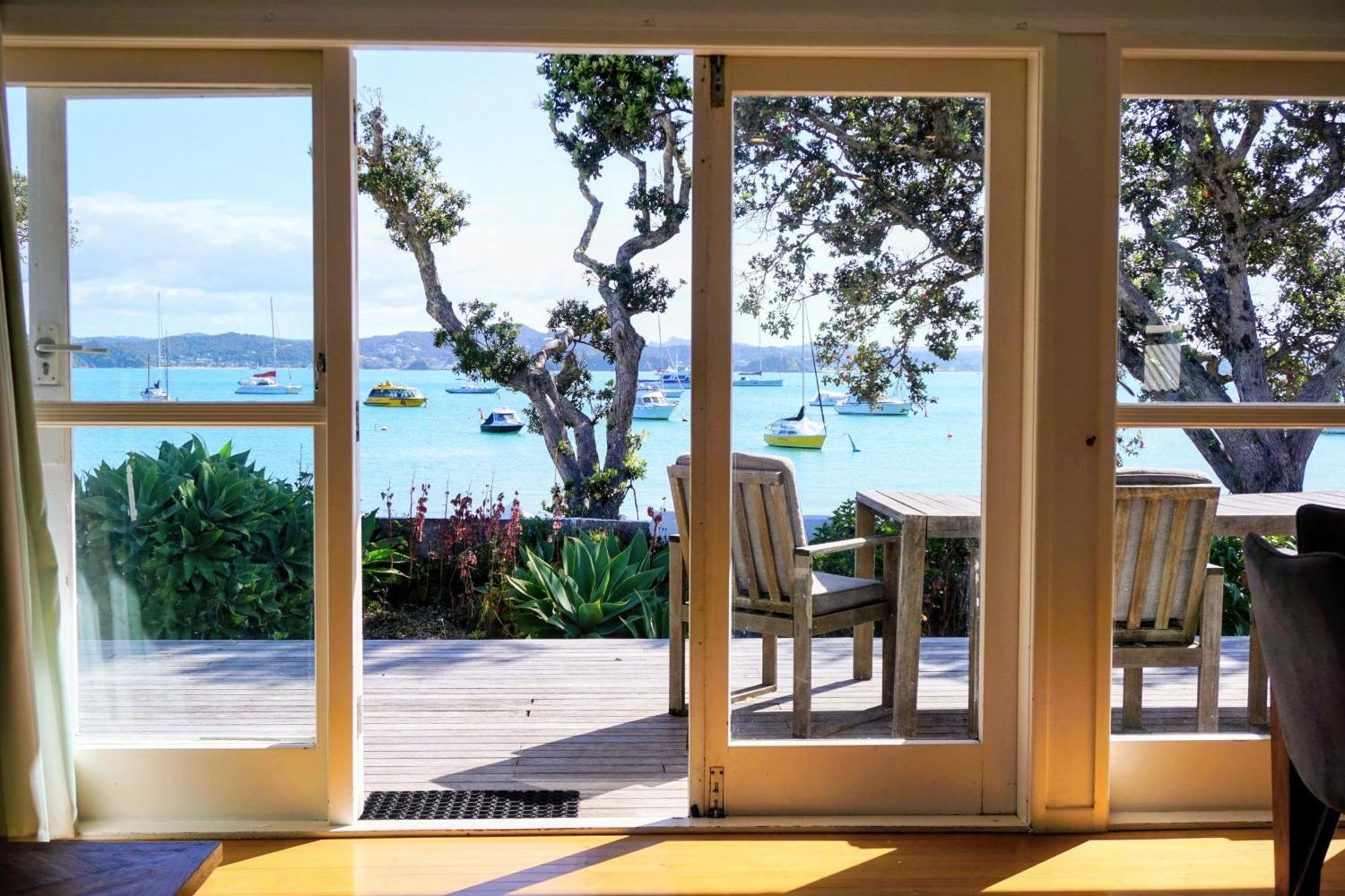 Last On The Strand, Russell - The Boathouse Екстер'єр фото