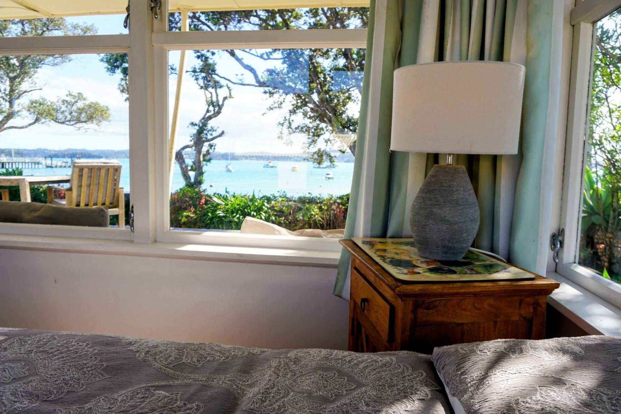 Last On The Strand, Russell - The Boathouse Екстер'єр фото
