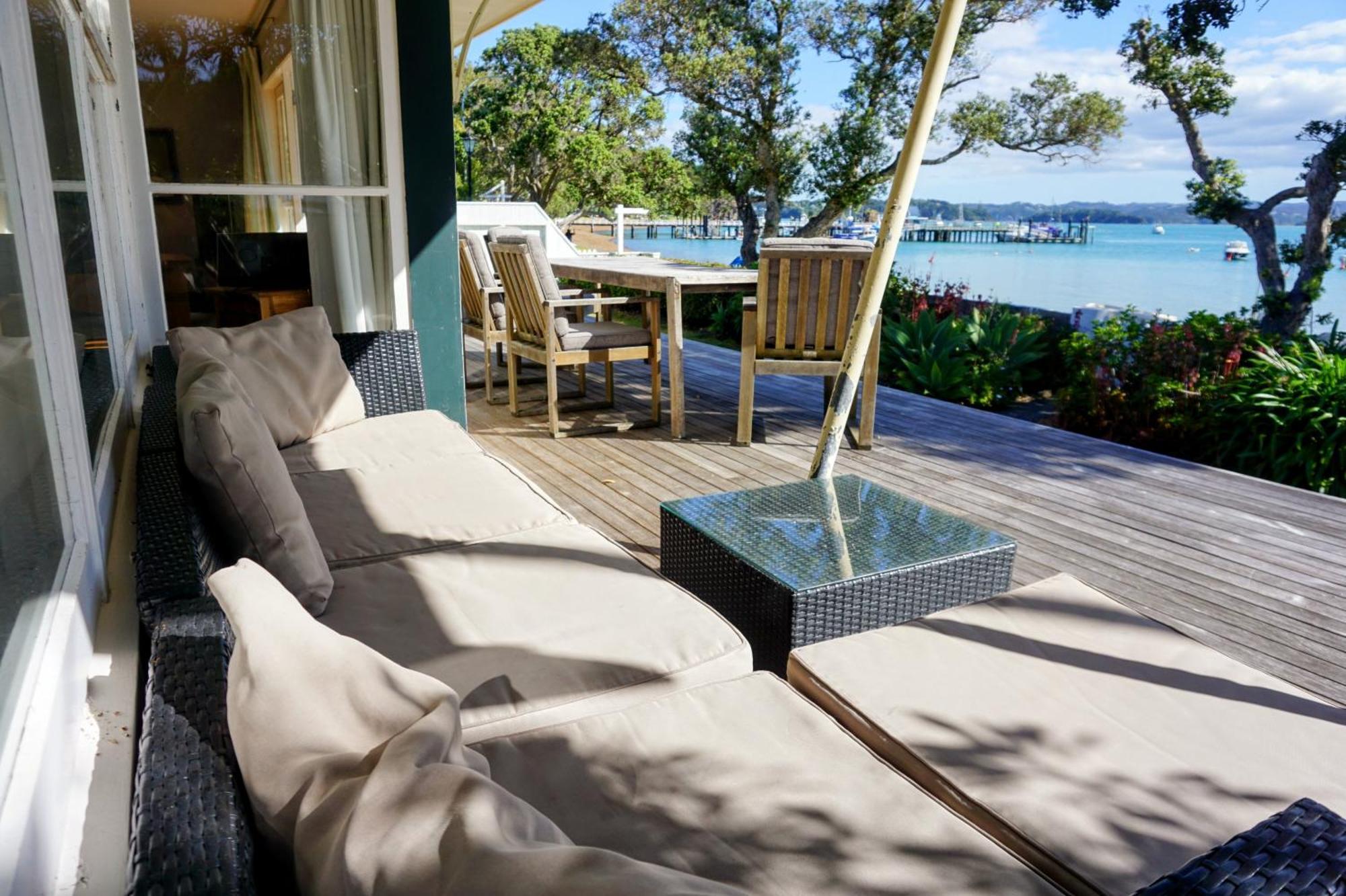 Last On The Strand, Russell - The Boathouse Екстер'єр фото