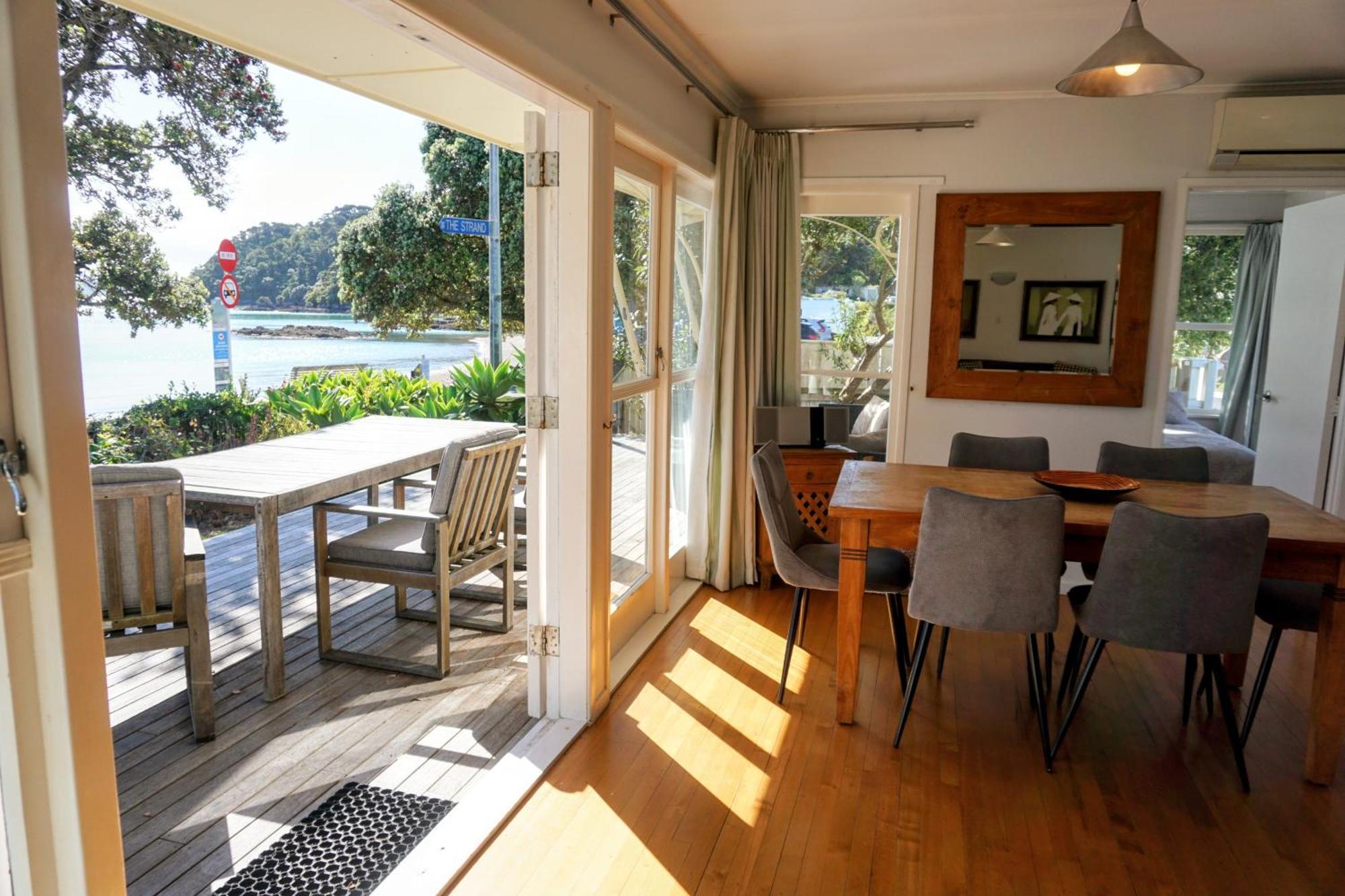 Last On The Strand, Russell - The Boathouse Екстер'єр фото