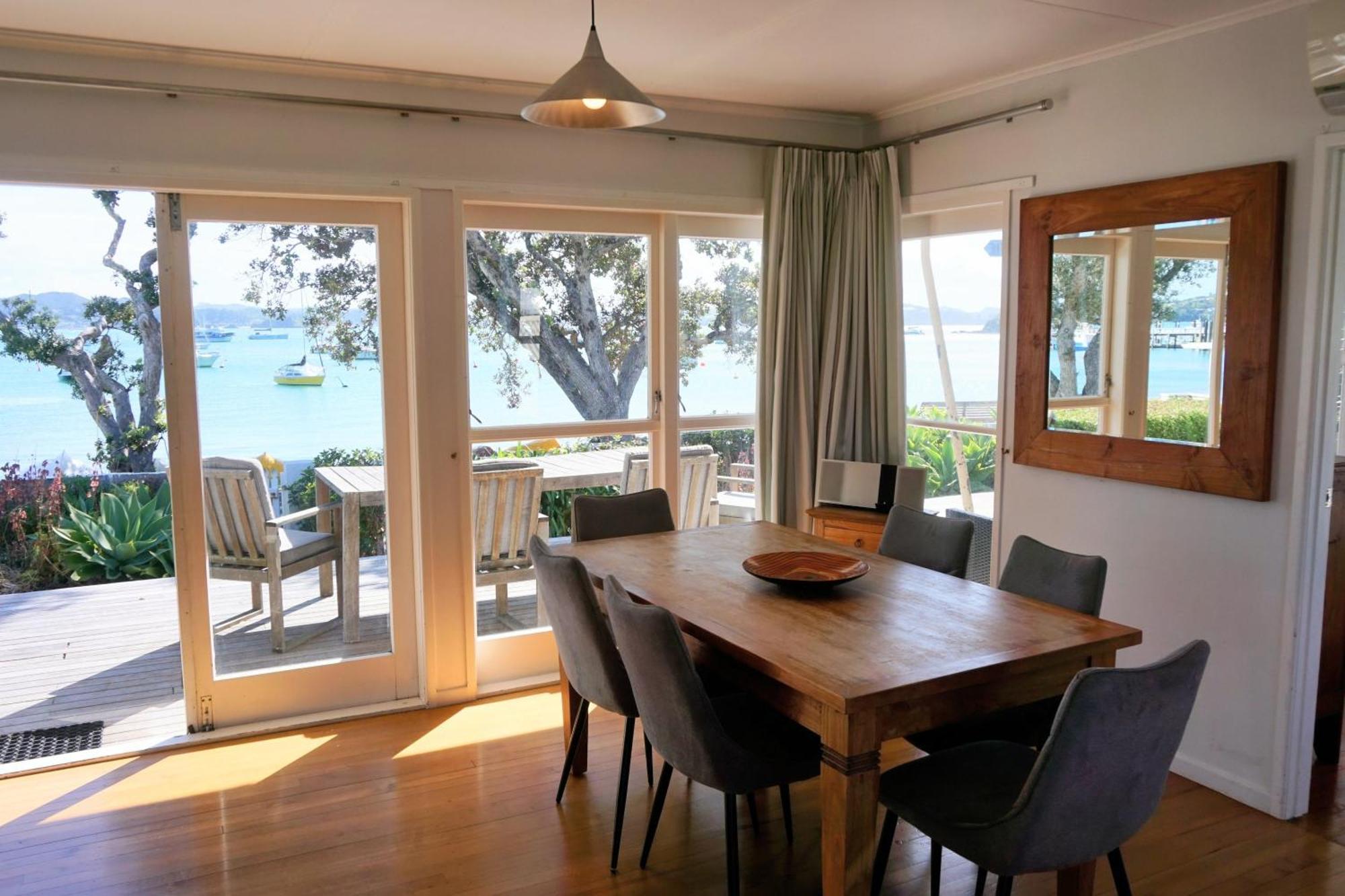 Last On The Strand, Russell - The Boathouse Екстер'єр фото