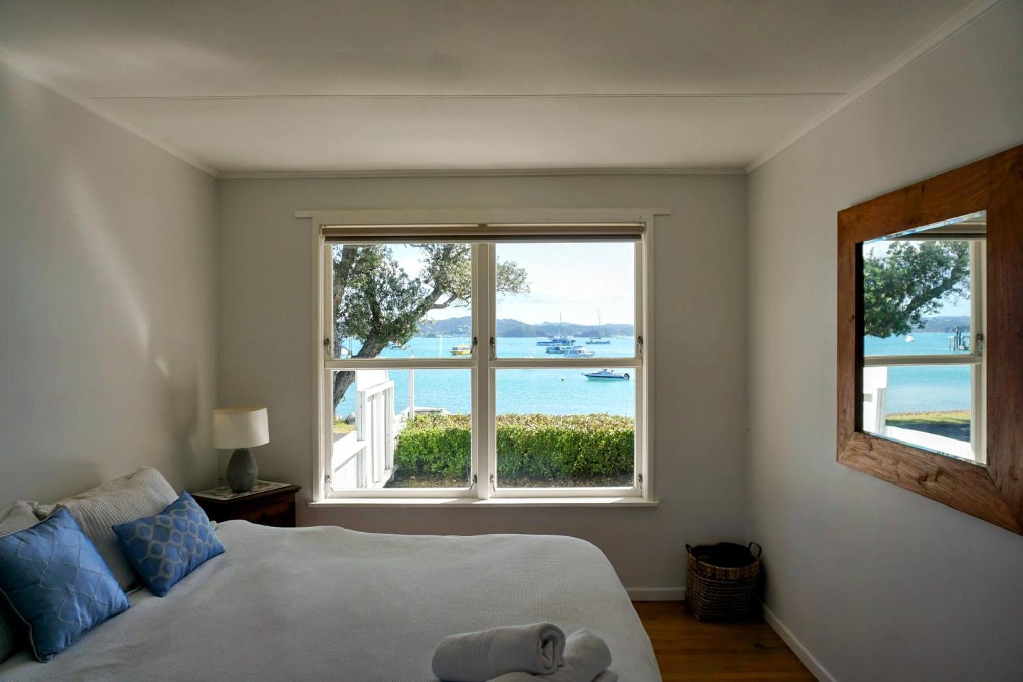Last On The Strand, Russell - The Boathouse Екстер'єр фото